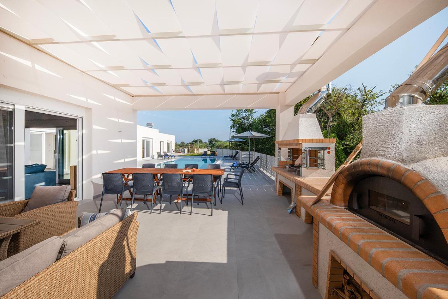Villa Ami, Roda, Corfu: 10 Guests, Heated Pool, Private Mini Golf, Pool Table & More!! 외부 사진