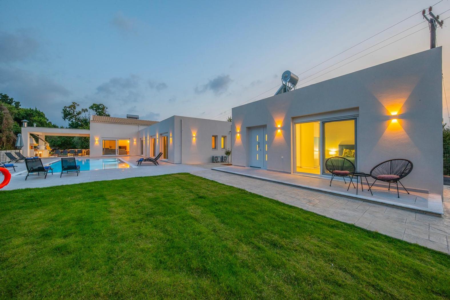 Villa Ami, Roda, Corfu: 10 Guests, Heated Pool, Private Mini Golf, Pool Table & More!! 외부 사진